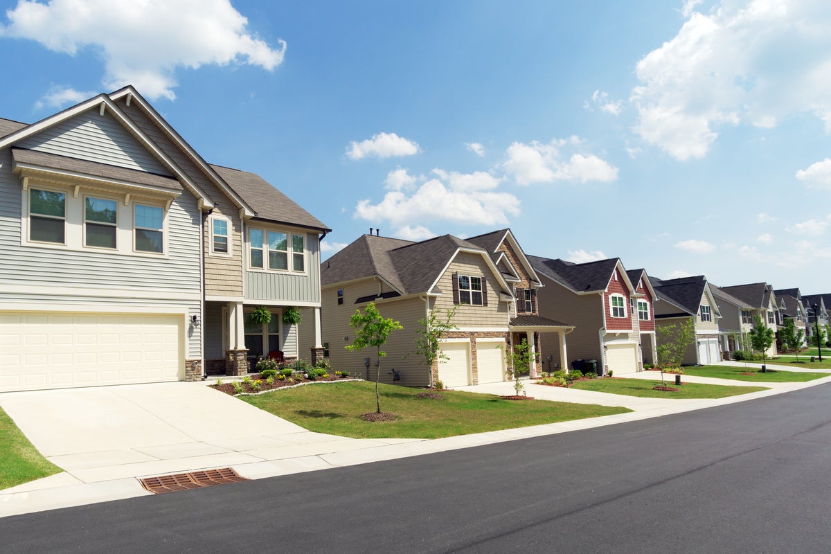 Billionaires Have Growing Appetite for Real Estate As Market Slows