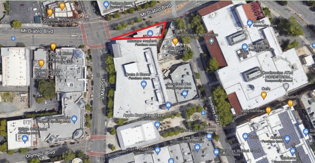 1401 Mt. Diablo Blvd., a triangle-shaped retail site in downtown Walnut Creek that includes a 2,500-square-foot retail building next to Broadway Plaza, shown within the outline.  Boundaries are approximate.  (Google Maps)