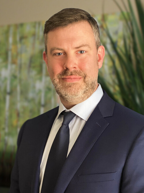 Sean R McGowan