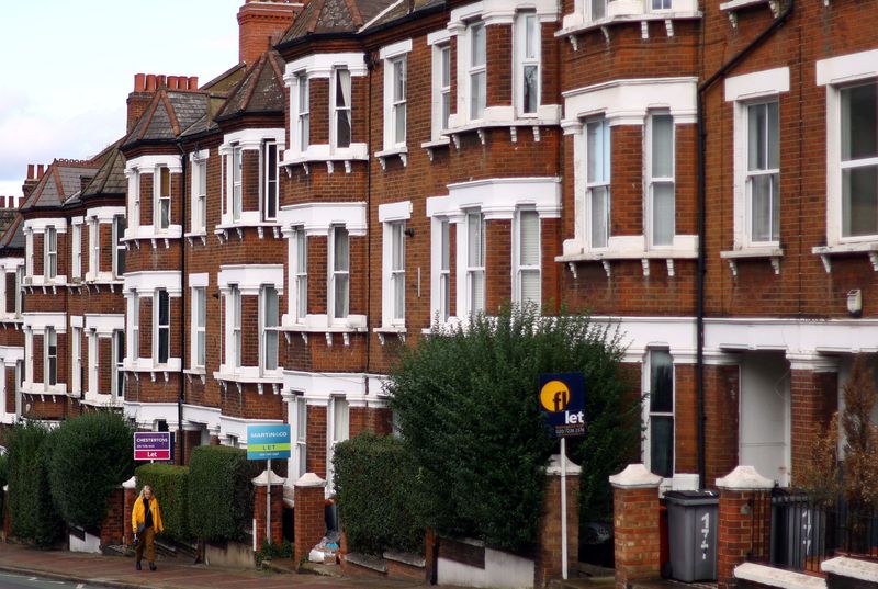 European investors cut allocations to real estate survey